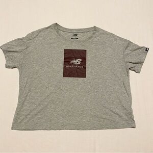 New Balance Womens Cropped T-Shirt Size Large Shirt